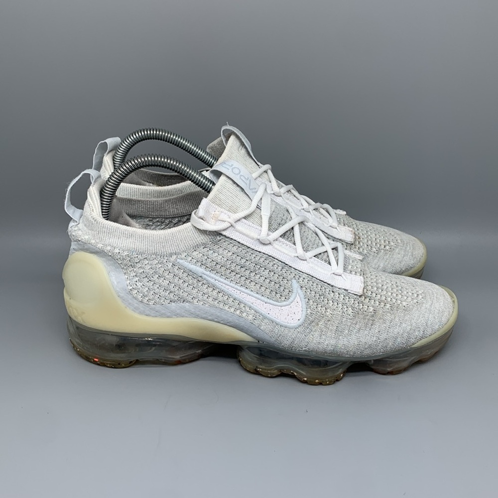 Nike Air Vapormax 2021 Flyknit Pure Platinum Running Shoes‎ Women’s Sz 9.5
